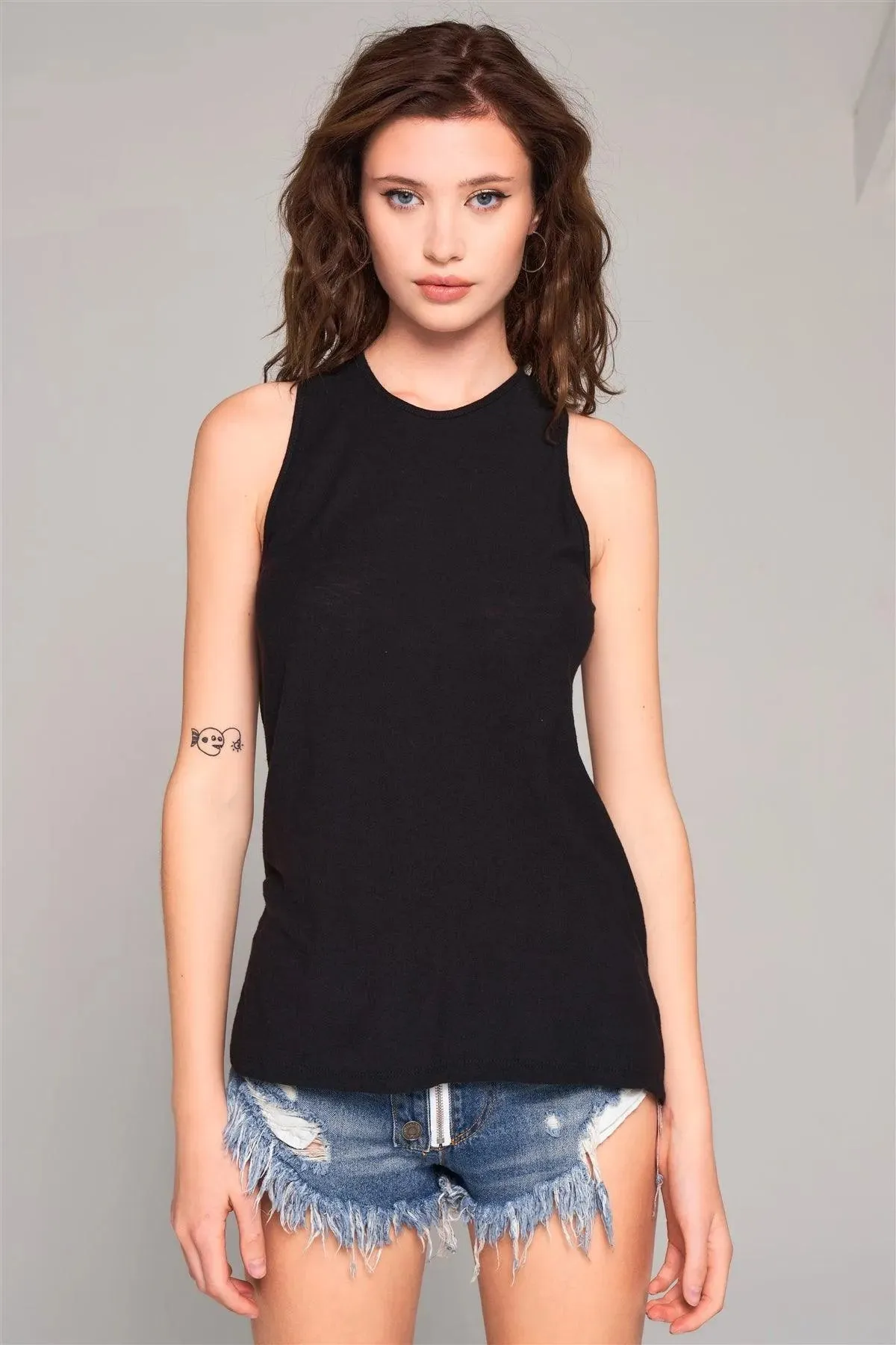 Black Sleeveless Crew Neck Cut-Out Back Detail Longline Tank Top /1-2-2-1