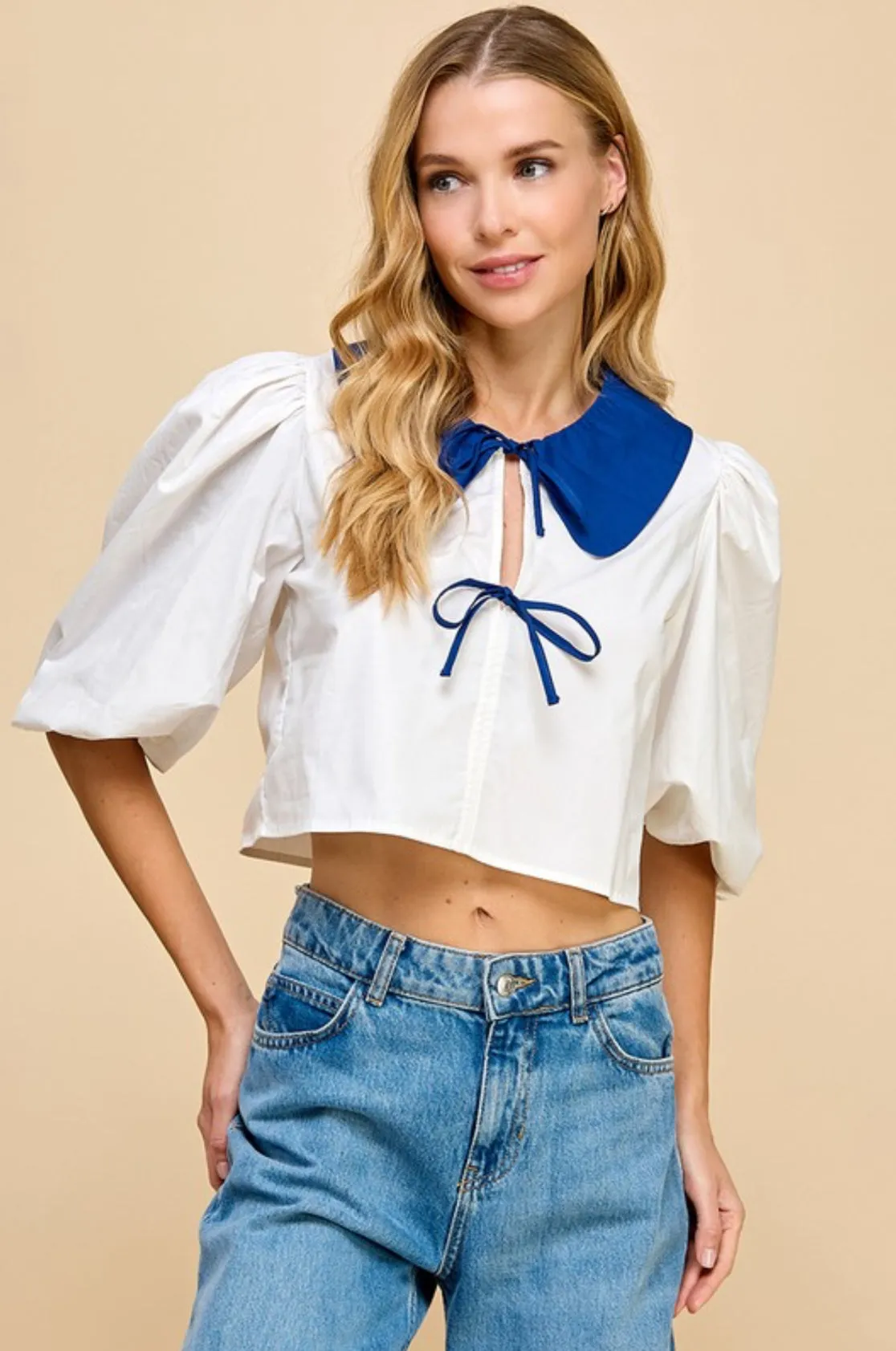 Contrast Peter Pan Collar Cropped Top