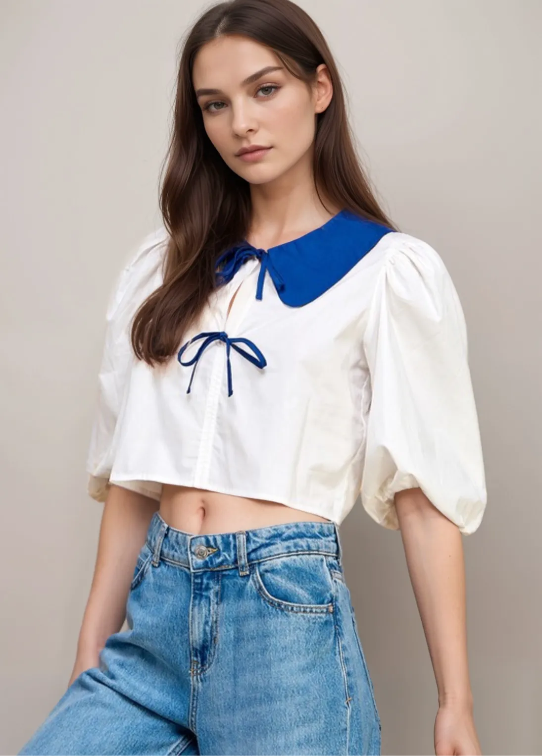 Contrast Peter Pan Collar Cropped Top